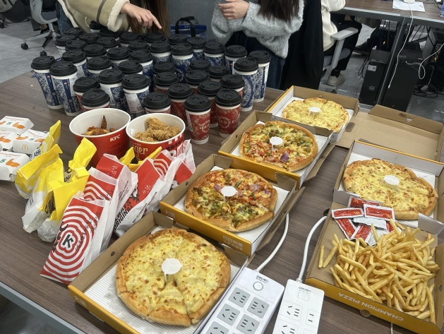 元宵佳節，科技公司的浪漫燈謎會——字節間的溫暖時光